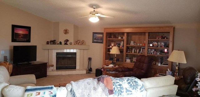 3 Bed Home for Sale in Mojave, California