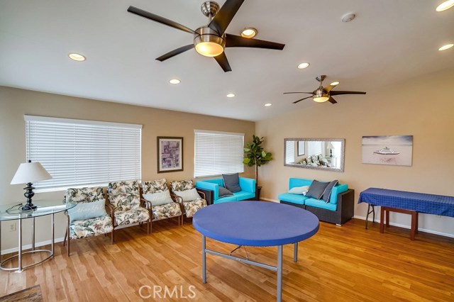 511 Meyer Lane, Redondo Beach, California 90278, 2 Bedrooms Bedrooms, ,1 BathroomBathrooms,Residential,Sold,Meyer,SR19152938