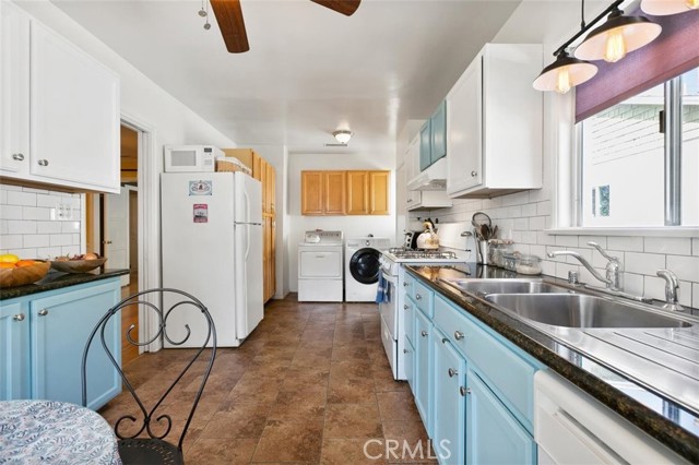 2 Bed Home for Sale in Van Nuys, California