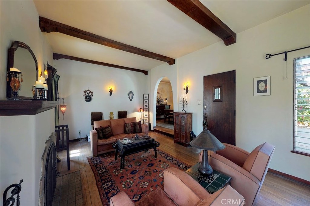 Photo for 1123 N JACKSON Street, Glendale, CA 91207 - Listing #SR-19242957 1123 N JACKSON Street, Glendale, CA 91207