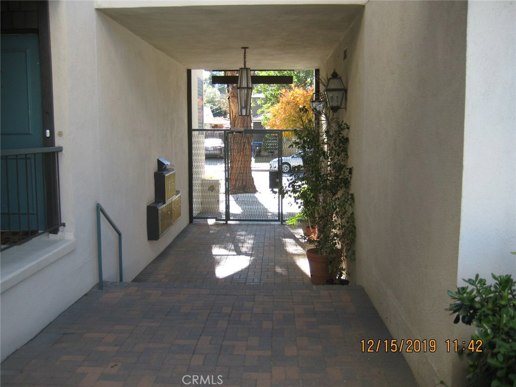 Photo for 22041 Costanso Street, 201, Woodland Hills, CA 91364 - Listing #SR-19275876 22041 Costanso Street, 201, Woodland Hills, CA 91364