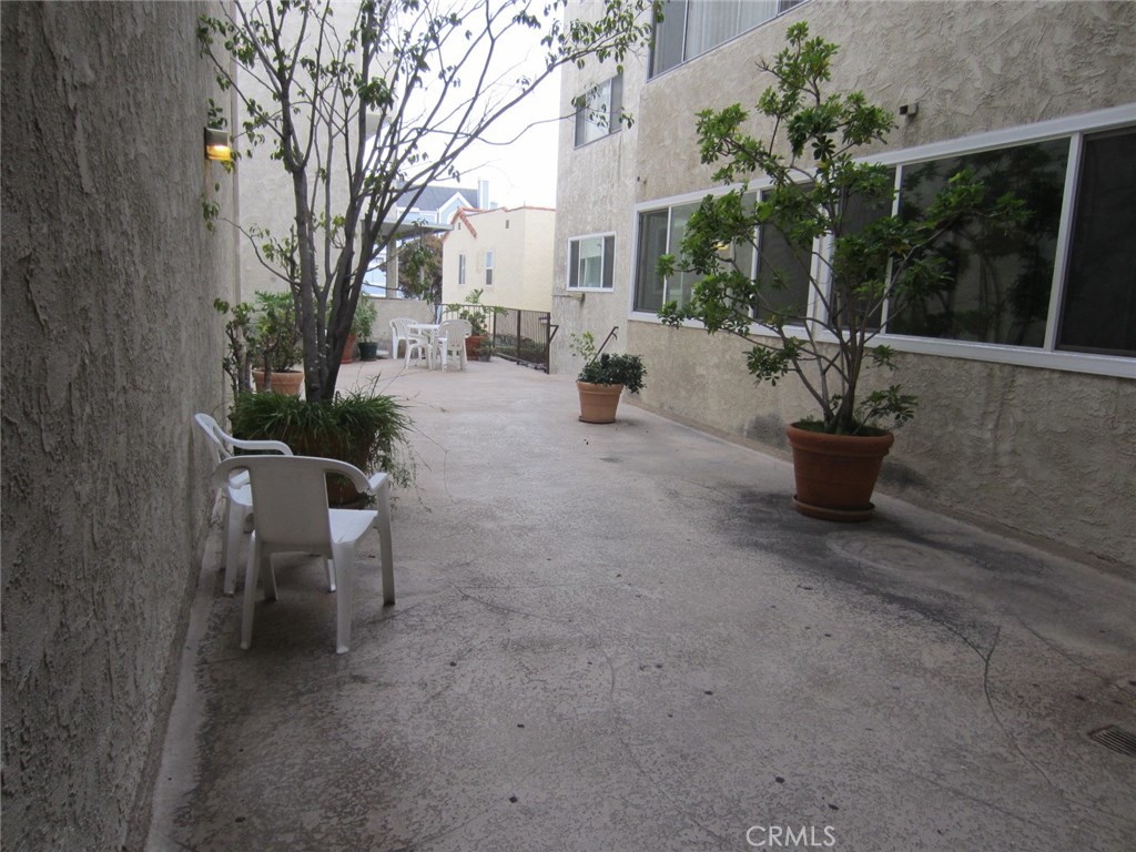 Photo for 570 W Stocker Street, 214, Glendale, CA 91202 - Listing #SR-19274904 570 W Stocker Street, 214, Glendale, CA 91202