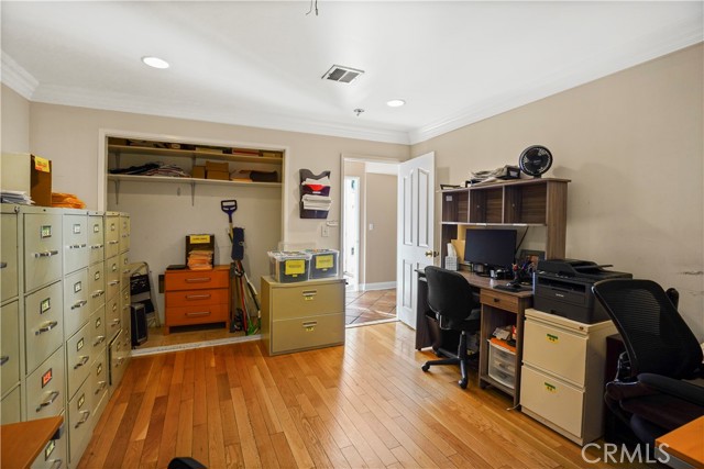 3 Bed Home for Sale in Lake Balboa, California