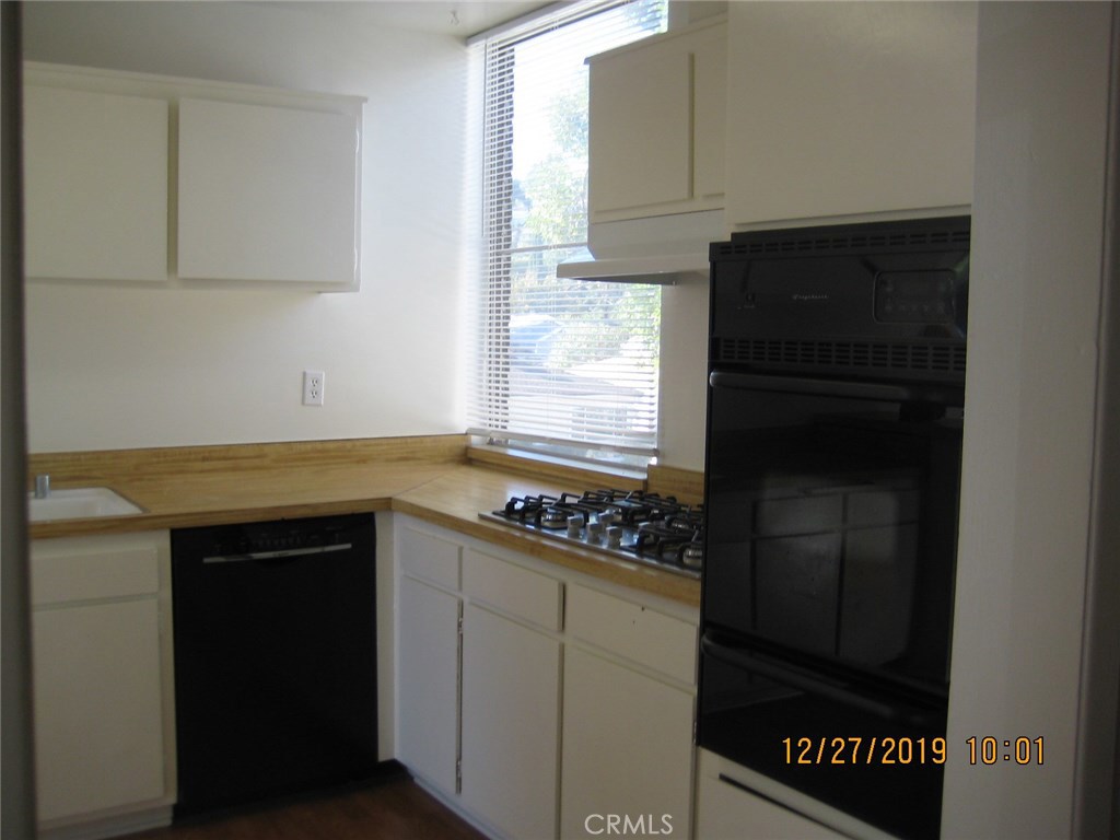 Photo for 22041 Costanso Street, 201, Woodland Hills, CA 91364 - Listing #SR-19275876 22041 Costanso Street, 201, Woodland Hills, CA 91364