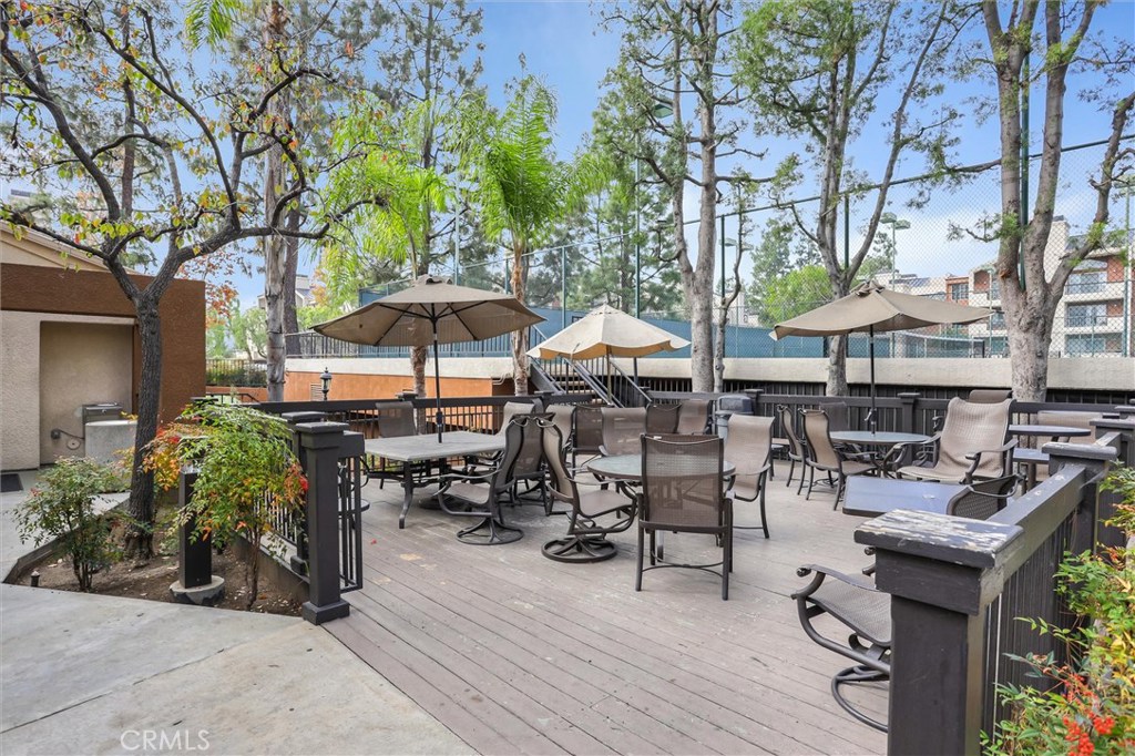 Photo for 5545 Canoga Avenue, 222, Woodland Hills, CA 91367 - Listing #SR-19281443 5545 Canoga Avenue, 222, Woodland Hills, CA 91367