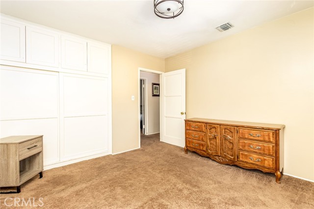2 Bed Home for Sale in Lake Balboa, California
