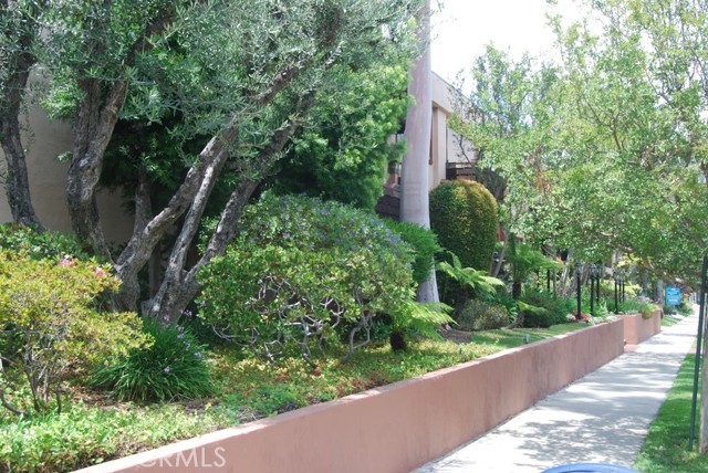 1 Bed Home for Sale in Encino, California