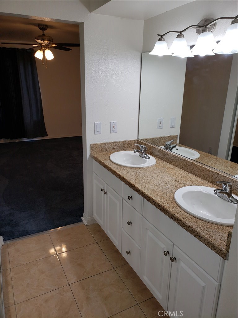 Photo for 5525 Canoga Avenue, 219, Woodland Hills, CA 91367 - Listing #SR-19278251 5525 Canoga Avenue, 219, Woodland Hills, CA 91367