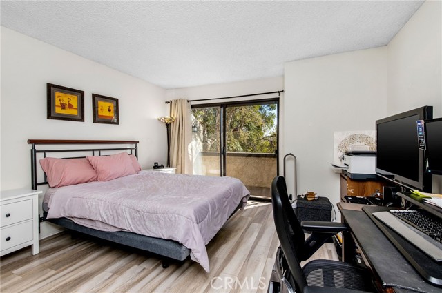 2 Bed Home for Sale in Van Nuys, California