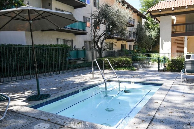 1 Bed Home for Sale in Encino, California