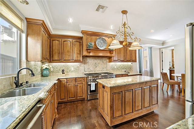 237 Irena Avenue, Redondo Beach, California 90277, 4 Bedrooms Bedrooms, ,3 BathroomsBathrooms,Residential,Sold,Irena,SR17073168