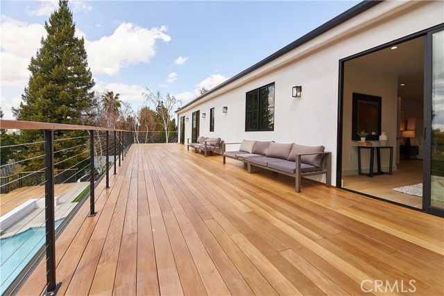 5 Bed Home for Sale in Encino, California