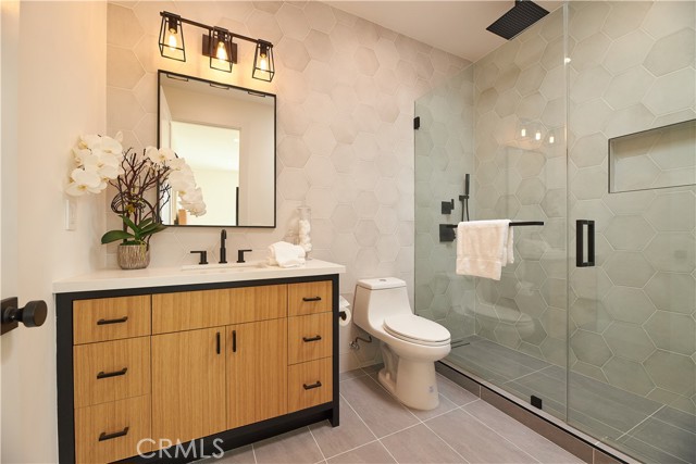 5 Bed Home for Sale in Encino, California