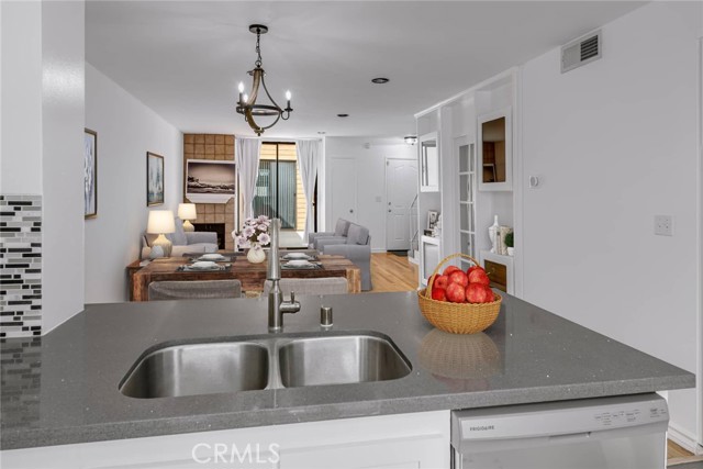 2 Bed Home for Sale in Sherman Oaks, California