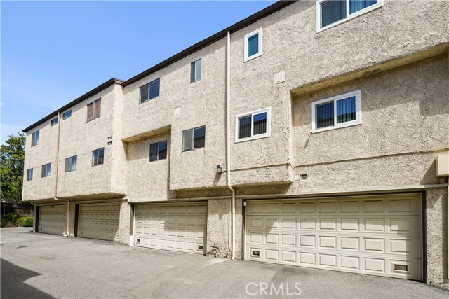 2 Bed Home for Sale in Van Nuys, California