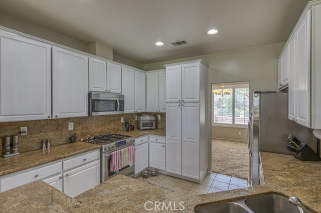 Detail Gallery Image 1 of 1 For 22719 Flower Fields Ave, Saugus,  CA 91350 - 4 Beds | 2 Baths