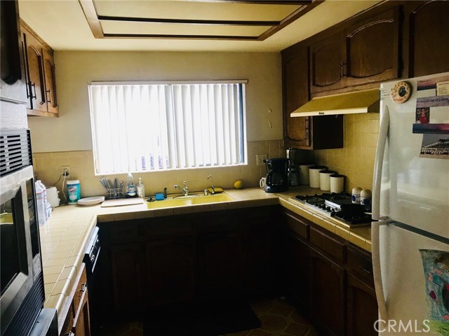 1148 Poinsettia Avenue, Manhattan Beach, California 90266, 3 Bedrooms Bedrooms, ,3 BathroomsBathrooms,Residential,Sold,Poinsettia,SR19011625