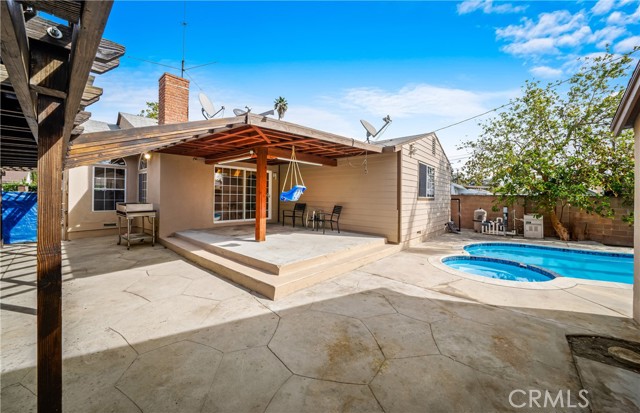 4 Bed Home for Sale in Van Nuys, California