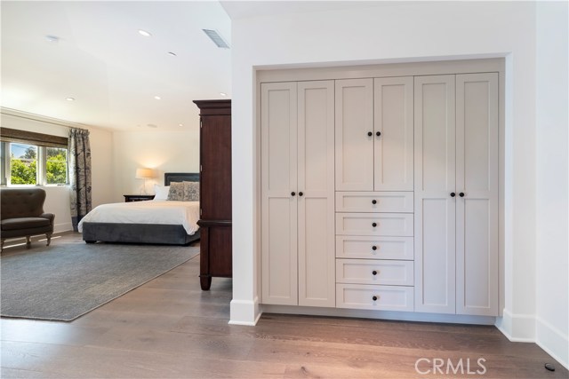 4 Bed Home for Sale in Sherman Oaks, California