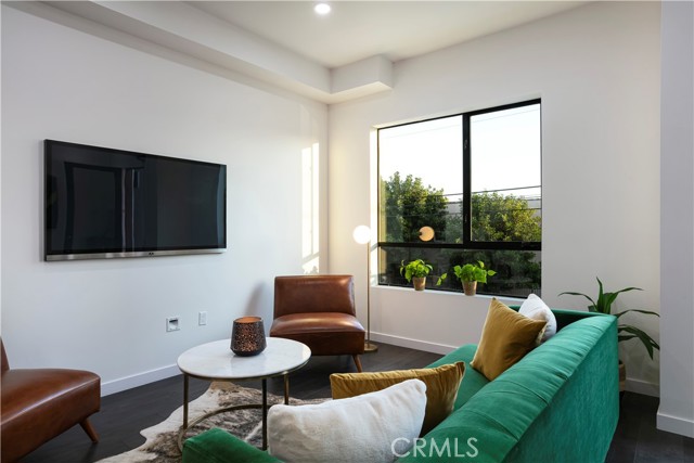 2 Bed Home for Sale in Hollywood, California