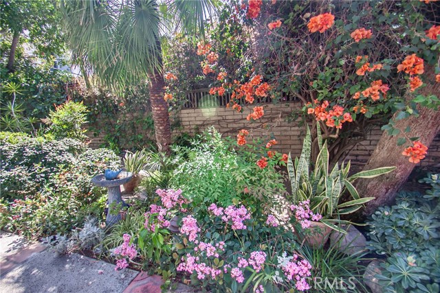 2 Bed Home for Sale in Valley Village, California