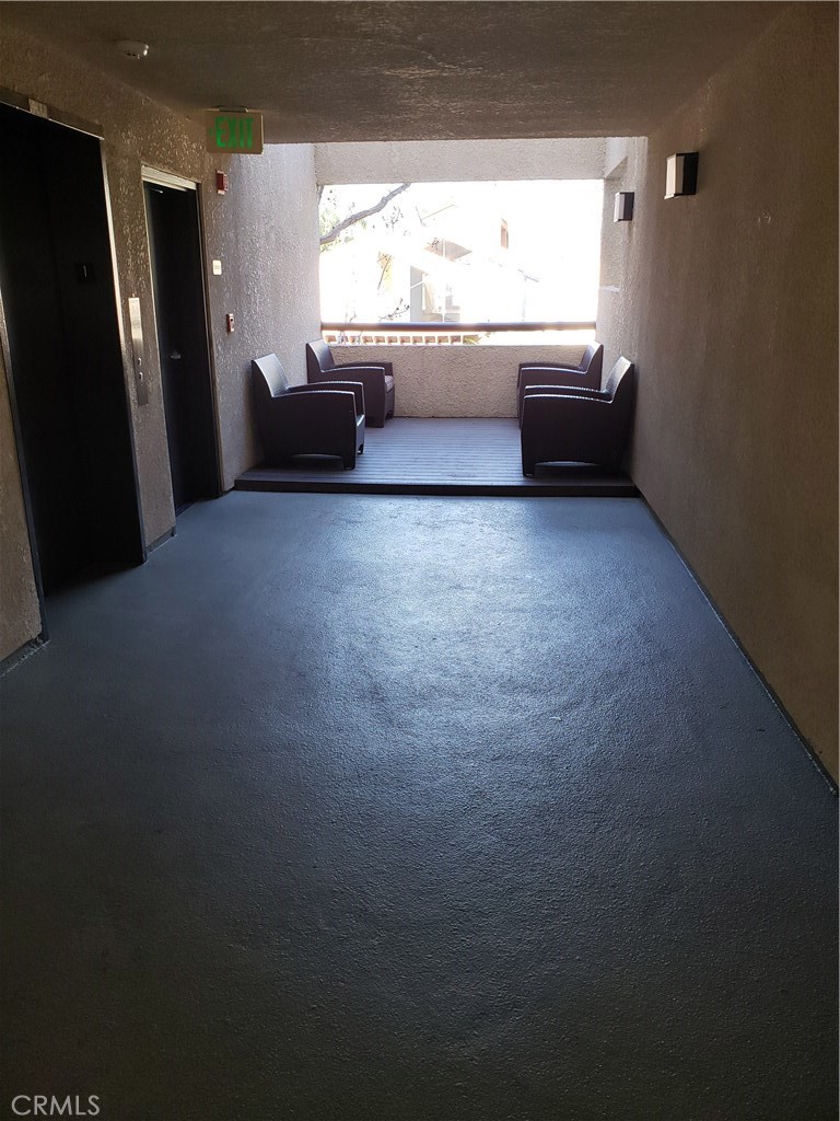 Photo for 5525 Canoga Avenue, 219, Woodland Hills, CA 91367 - Listing #SR-19278251 5525 Canoga Avenue, 219, Woodland Hills, CA 91367