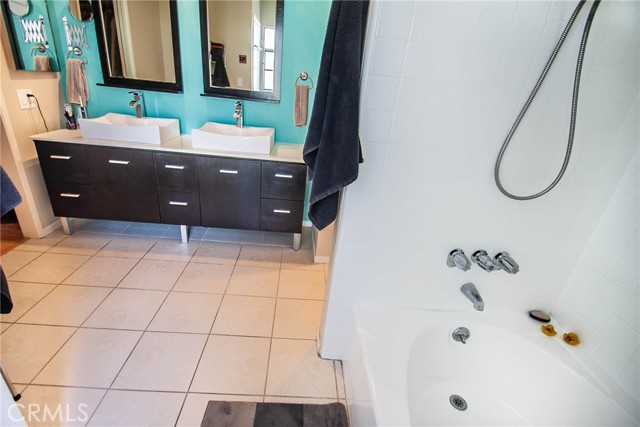 2 Bed Home for Sale in Valley Village, California