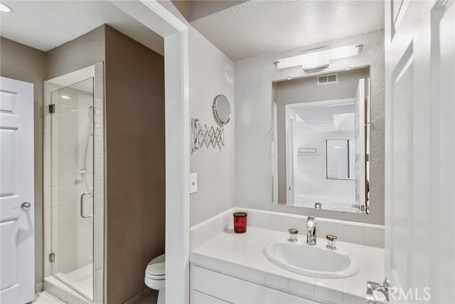 2 Bed Home for Sale in Sherman Oaks, California