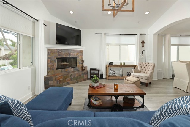 Living Room with fireplace