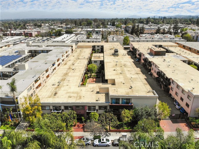 1 Bed Home for Sale in Encino, California