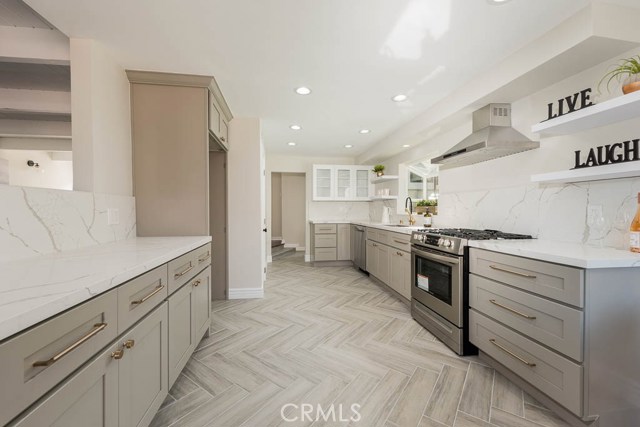 2507 Inglewood Avenue, Redondo Beach, California 90278, 4 Bedrooms Bedrooms, ,2 BathroomsBathrooms,Residential,Sold,Inglewood,SR20037537
