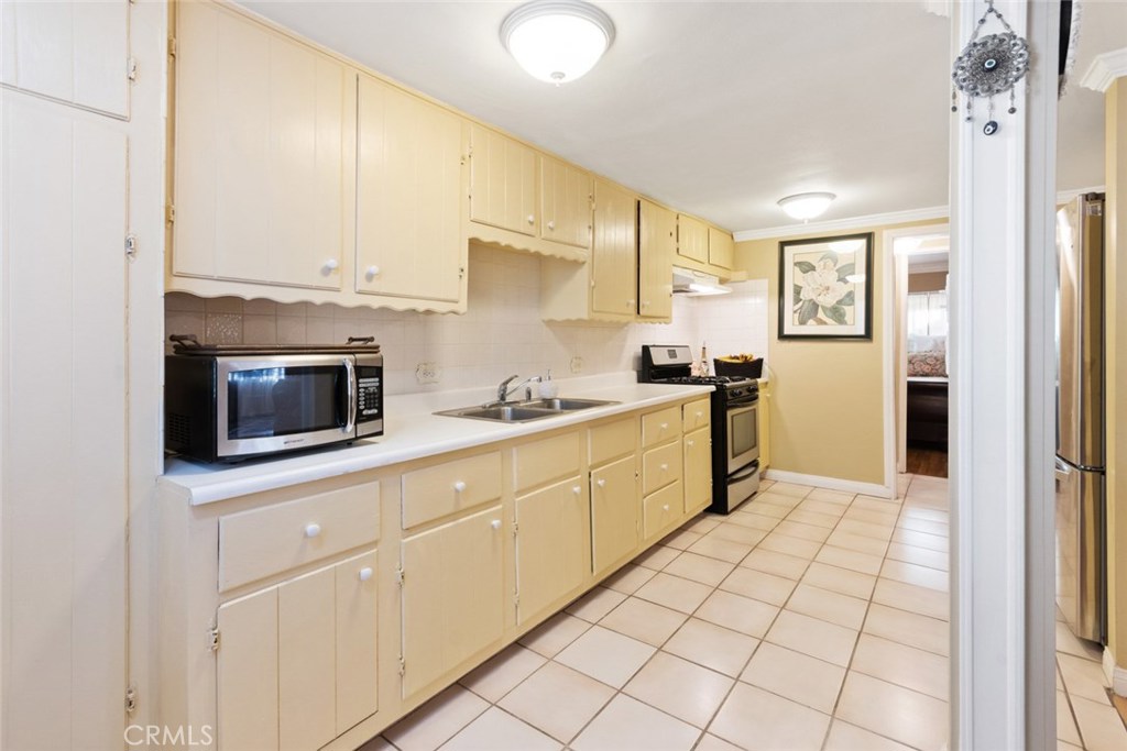 Photo for 10446 COMMERCE Avenue, Tujunga, CA 91042 - Listing #SR-19264417 10446 COMMERCE Avenue, Tujunga, CA 91042