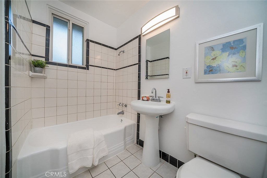 Photo for 6916 Beckett Street, Tujunga, CA 91042 - Listing #SR-19276702 6916 Beckett Street, Tujunga, CA 91042