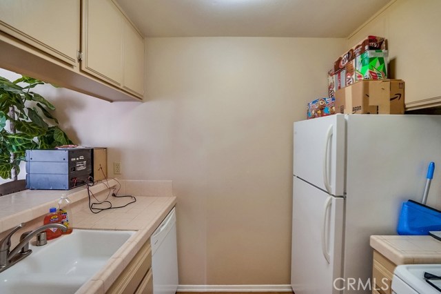 511 Meyer Lane, Redondo Beach, California 90278, 2 Bedrooms Bedrooms, ,1 BathroomBathrooms,Residential,Sold,Meyer,SR19152938