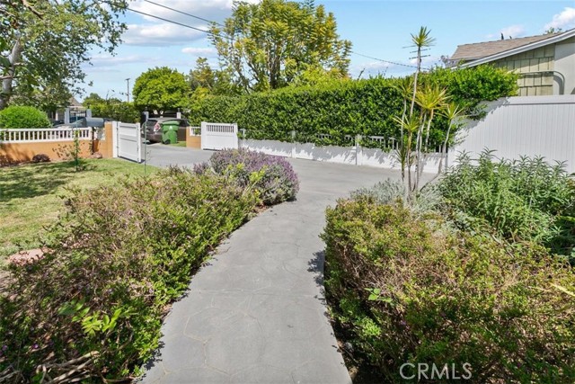 2 Bed Home for Sale in Van Nuys, California