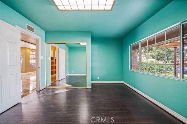4 Bed Home for Sale in Van Nuys, California
