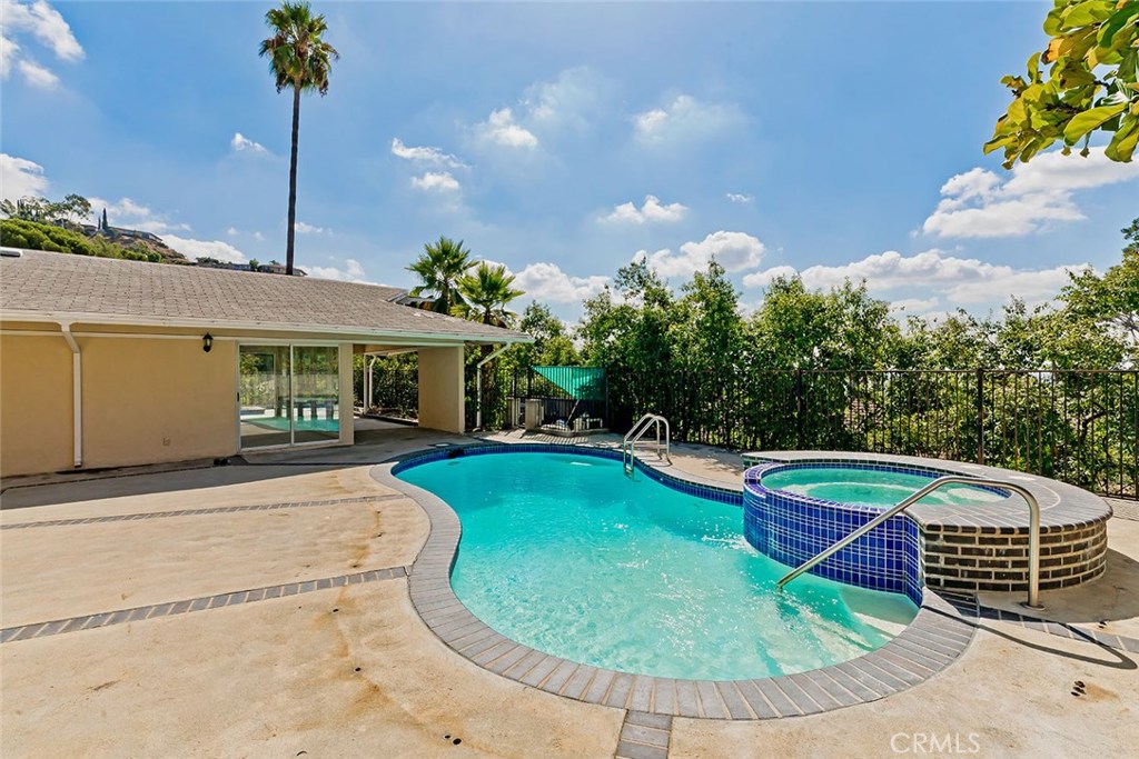 Photo for 648 ROBIN GLEN Drive, Glendale, CA 91202 - Listing #SR-19227329 648 ROBIN GLEN Drive, Glendale, CA 91202