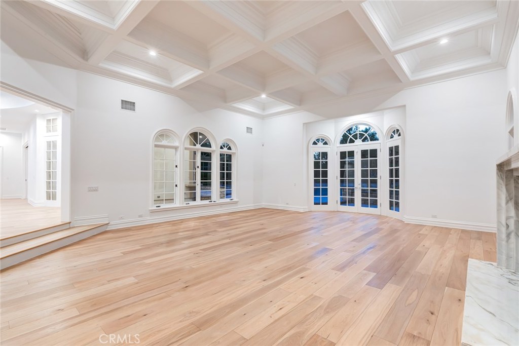Photo for 20637 KINGSBORO Way, Woodland Hills, CA 91364 - Listing #SR-19233515 20637 KINGSBORO Way, Woodland Hills, CA 91364
