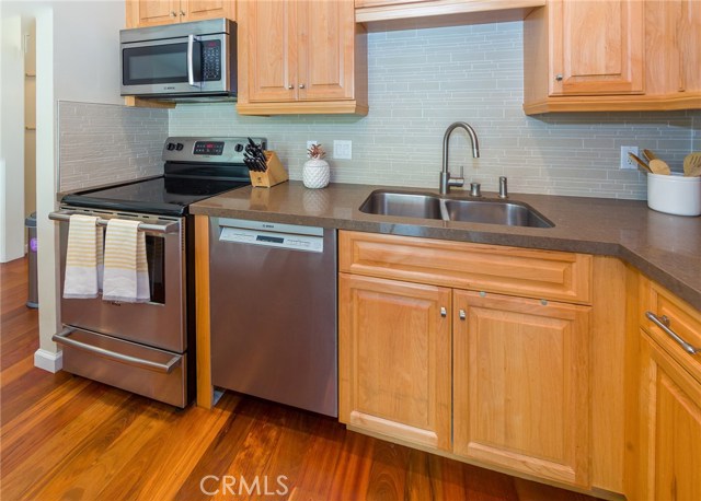 818 Camino Real, Redondo Beach, California 90277, 2 Bedrooms Bedrooms, ,2 BathroomsBathrooms,Residential,Sold,Camino Real,SR20198700