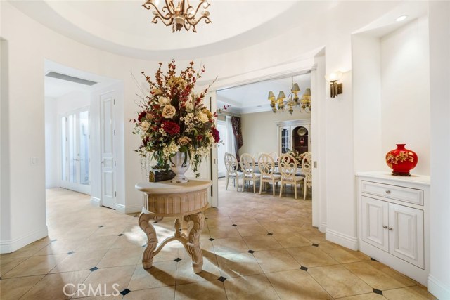 6 Bed Home for Sale in Sherman Oaks, California