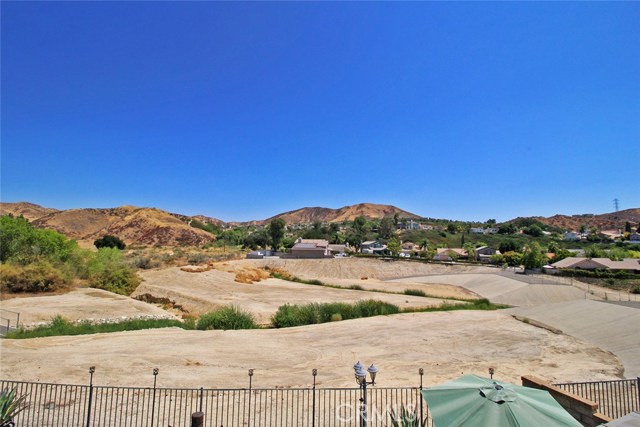 4 Bed Home for Sale in Saugus, California