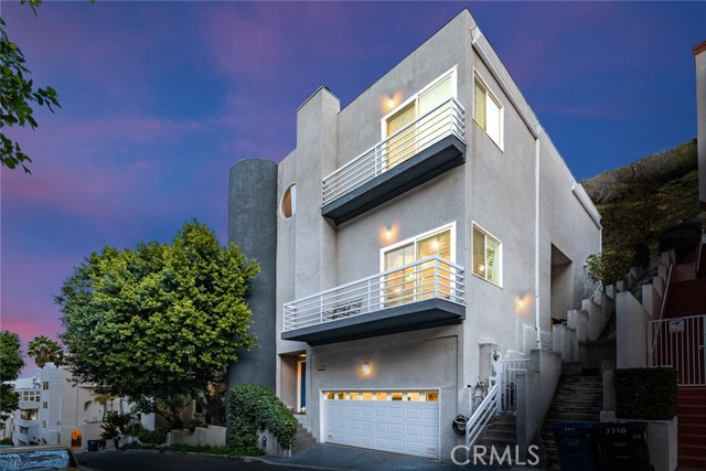 Photo of 3516 Dixie Canyon Place, Sherman Oaks, CA 91423