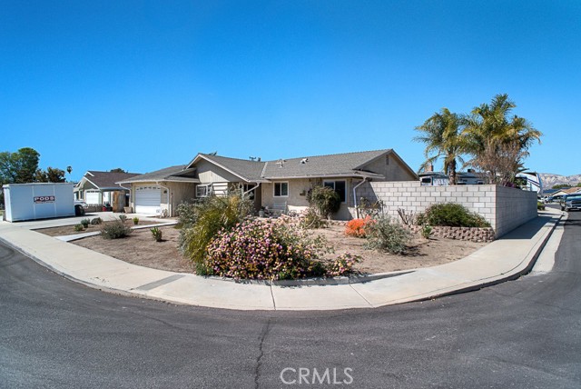 Detail Gallery Image 1 of 1 For 2721 Daunet Ave, Simi Valley,  CA 93065 - 3 Beds | 2 Baths