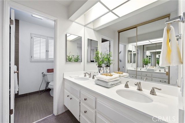 2 Bed Home for Sale in Sherman Oaks, California
