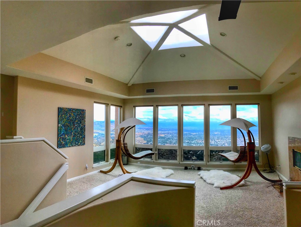 Photo of 1112 Mesa Drive, Simi Valley, CA 93063