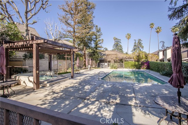 2 Bed Home for Sale in Van Nuys, California