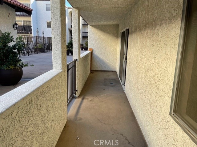 1 Bed Home for Sale in Encino, California