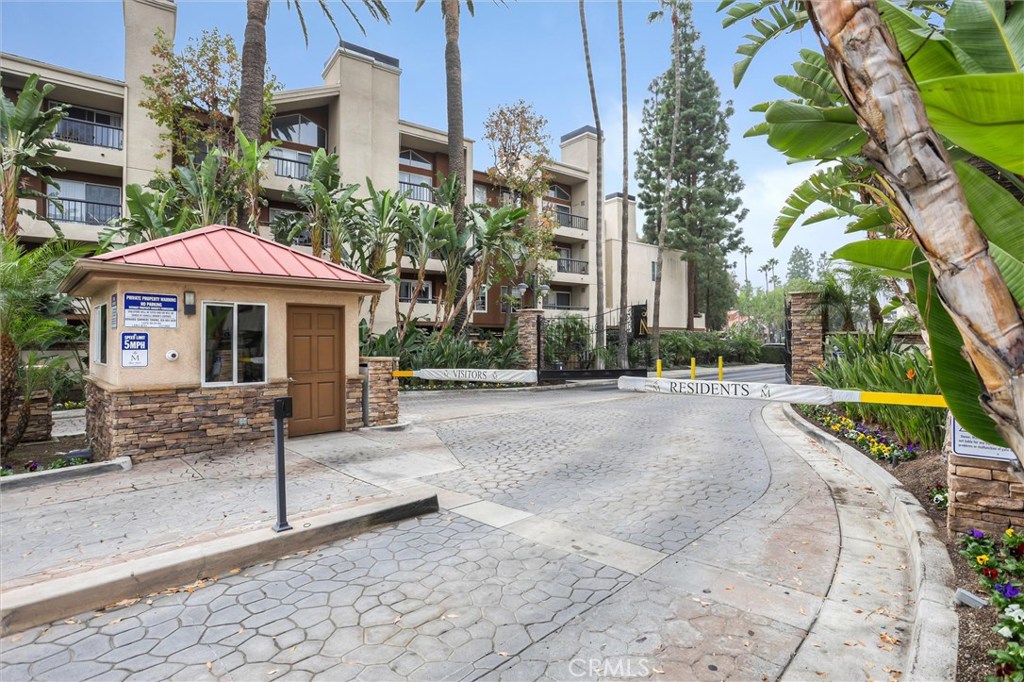 Photo for 5545 Canoga Avenue, 222, Woodland Hills, CA 91367 - Listing #SR-19281443 5545 Canoga Avenue, 222, Woodland Hills, CA 91367