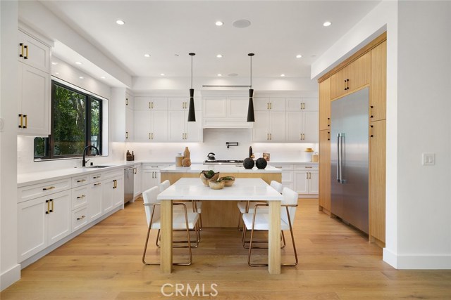 6 Bed Home for Sale in Studio City, California