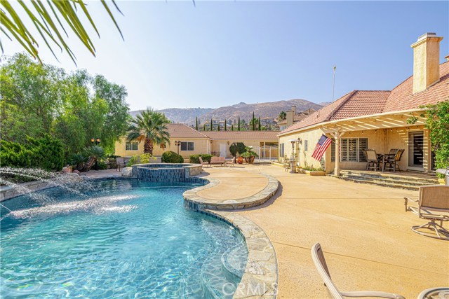 6 Bed Home for Sale in Palmdale, California
